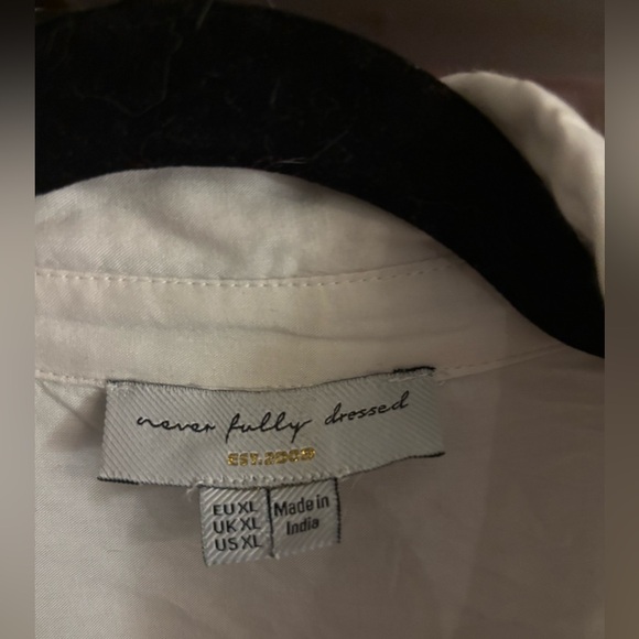 Never Fully Dressed leaping leopard blouse 🐆 - Picture 4 of 4